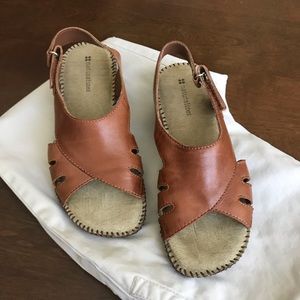 Naturalizer Sandals